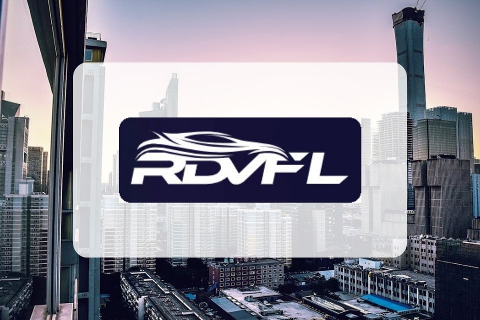 Plug-N-Play Adapter Lets Car Owners Stream Video on CarPlay Plug-N-Play Adapter Lets Car Owners Stream Video on CarPlay